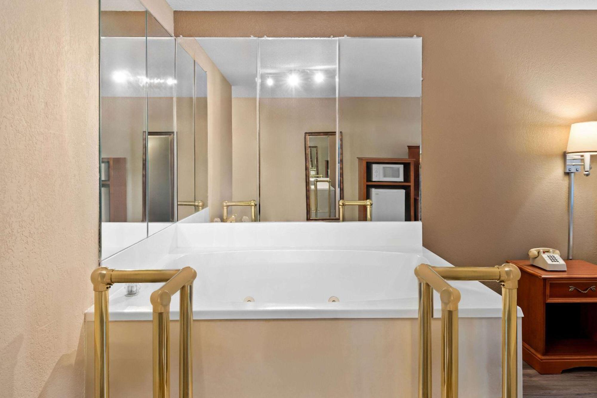 Baymont By Wyndham Lebanon In Villa Buitenkant foto